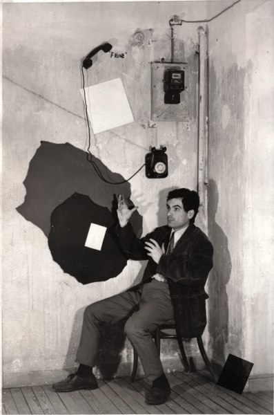 1967 - Cristóbal Toral en su estudio de la calle Marqués de Cubas, Madrid